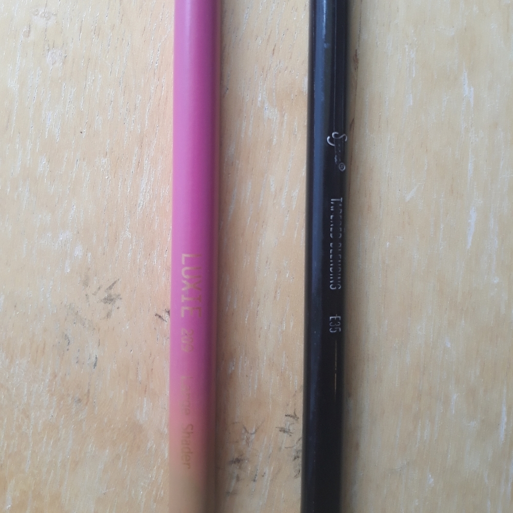 Sigma E36, Luxie 209 Brush bundle - Picture 3 of 3